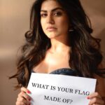 Shenaz Treasurywala Instagram - Sorry to be a buzz kill. But what we do with the flags tomorrow is what will tell more about how much we respect our country and the 75 years of independence. Will our freedom fighters be proud when they see our roads and streets tomorrow? How will we dispose these flags? Will it cause harm to our environment? Is it made of plastic? Tomorrow will tell how patriotic we truly are. Happy Independence Day! I love My India 🇮🇳 And I want to see a green clean India. I am sure that’s what all our freedom fighters would have wanted too ❤️🇮🇳 #independencedayindia #75thindependenceday #harghartiranga🇮🇳 #travelromancesmiles Mumbai, Maharashtra
