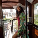 Shenaz Treasurywala Instagram - Ever thought of sitting on a train where the journey lasts for less than a minute?? This is called Angels Flight! Situated in Los Angeles, California, this train claims that it's the shortest railway in the world! For people who are too lazy to climb up the hill or down, this train was built. In a city that’s obsessed with cars I find this very charming. Save this as trivia to share when you hang out with friends :)) ✈️ @qatarairways #shortesttrainride #angelsflightrailway #california @discoverla #travelromancesmiles