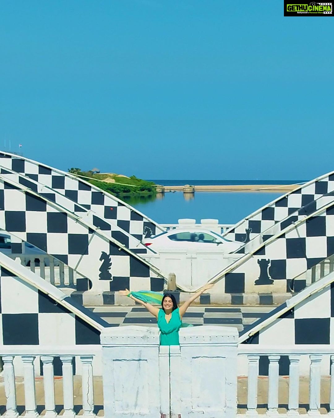 Shenaz Treasurywala Instagram - Today is a day of great pride for us. The International Olympiad has never happened in India before. India 🇮🇳 is hosting the Chess Olympiad for the first time! It’s in Chennai. And I am so excited to be here to witness this. Participants are here from 187 countries. The whole city is buzzing with chess excitement. They even turned this bridge into a Chess Board. The Prime Minister is here too to inaugurate this historic event! Check my stories to see the opening ceremony that took place last night. The event has the highest number of countries, highest number of teams participating and highest number of entries in the women’s section. Leave a ❤️ if you’re a proud Indian today! #chessbridge #chennai #solotraveler #travelromancesmiles Napier Bridge