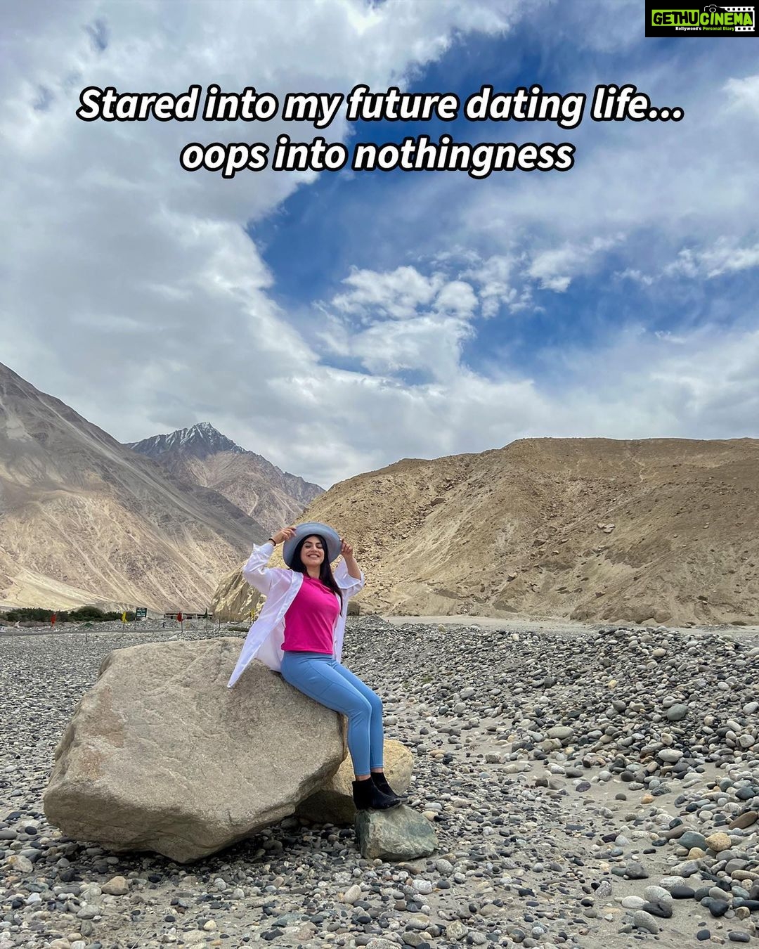Shenaz Treasurywala Instagram - Pic 1 Ladakh : A trip which can be easily called " Haseen Dard " Pic 2 Made judwa 3 with the prayer flag Pic 3 Stared into my future dating life…oops into nothingness Pic 4 Ladakh made me breathless like no boyfriend ever could Which trip has been Haseen Dard for you? #ladakh #leh #travelromancesmiles #solotraveler