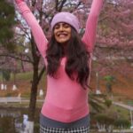 Shenaz Treasurywala Instagram - What's your choice? Work from home/ anywhere or work from office? Where in India would you like to work from? Beach, mountains, backwaters, forests, home or the office 😳? #workationindia #workfromhome #workandvacation #travelromancesmiles