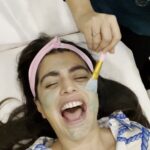 Shenaz Treasurywala Instagram - Leave a ❤️ for more wellness videos. Leave a comment if you want to know where to get these treatments. #spa #wellness #therapy #fire #ice #skincare Mumbai, Maharashtra