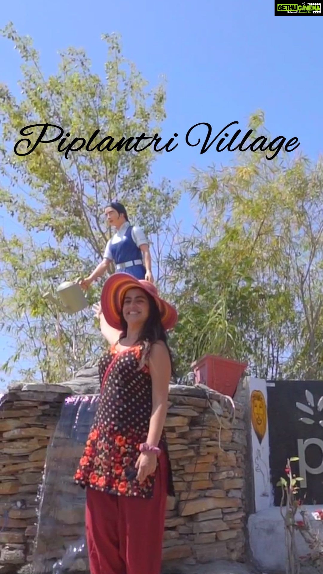 Shenaz Treasurywala Instagram - When a father lost his daughter, he came up with this idea for his village! Let's hope this becomes a nationwide campaign. Do go to this village -make it prosper- so other villages see this and take them as an example! They have homestays here too. #betibachao #panibachao #piplantrivillage #travelromancesmiles