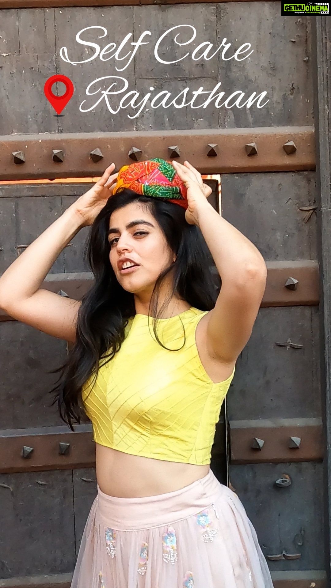 Shenaz Treasurywala Instagram - What more can I do to keep cool and fresh in the sun? How do you suggest I beat the heat??? I think I found the answer for my skin - As we get older, Hyaluronic Acid production in the body starts to decline leading to loss of moisture, making the skin lose it’s glow. Seems like this is a one stop solution for us all by @lorealparis Hyaluronic acid serum. This Hyaluronic Acid Serum is the No.1 serum in the world which penetrates deep into the skin to hydrate and reduce fine lines and give you youthful looking skin" #Collab #PowerOfHA