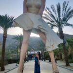 Shenaz Treasurywala Instagram – No mummy, I don’t take pictures of everything! 😜
Welcome to America everyone.
I am standing in front of the Eiffel Tower of Palm Springs.
Forever Marilyn is a 26-ft tall statue of the Hollywood icon Marilyn Monroe in her famous billowing white dress.
Some people from Palm Springs feel it’s good for business as a tourist attraction and some have an issue with placing a large statue that is blocking the beautiful view of the hills and find it obscene, mysoginistic and exploitative.
What is your view on the statue?
Tourist attraction or Exploitation of women?
How would the people of your town react to a statue like this? Accept or Reject?
#marylinmonroe #palmsprings #califórnia #travelromancesmiles Palm Springs, California