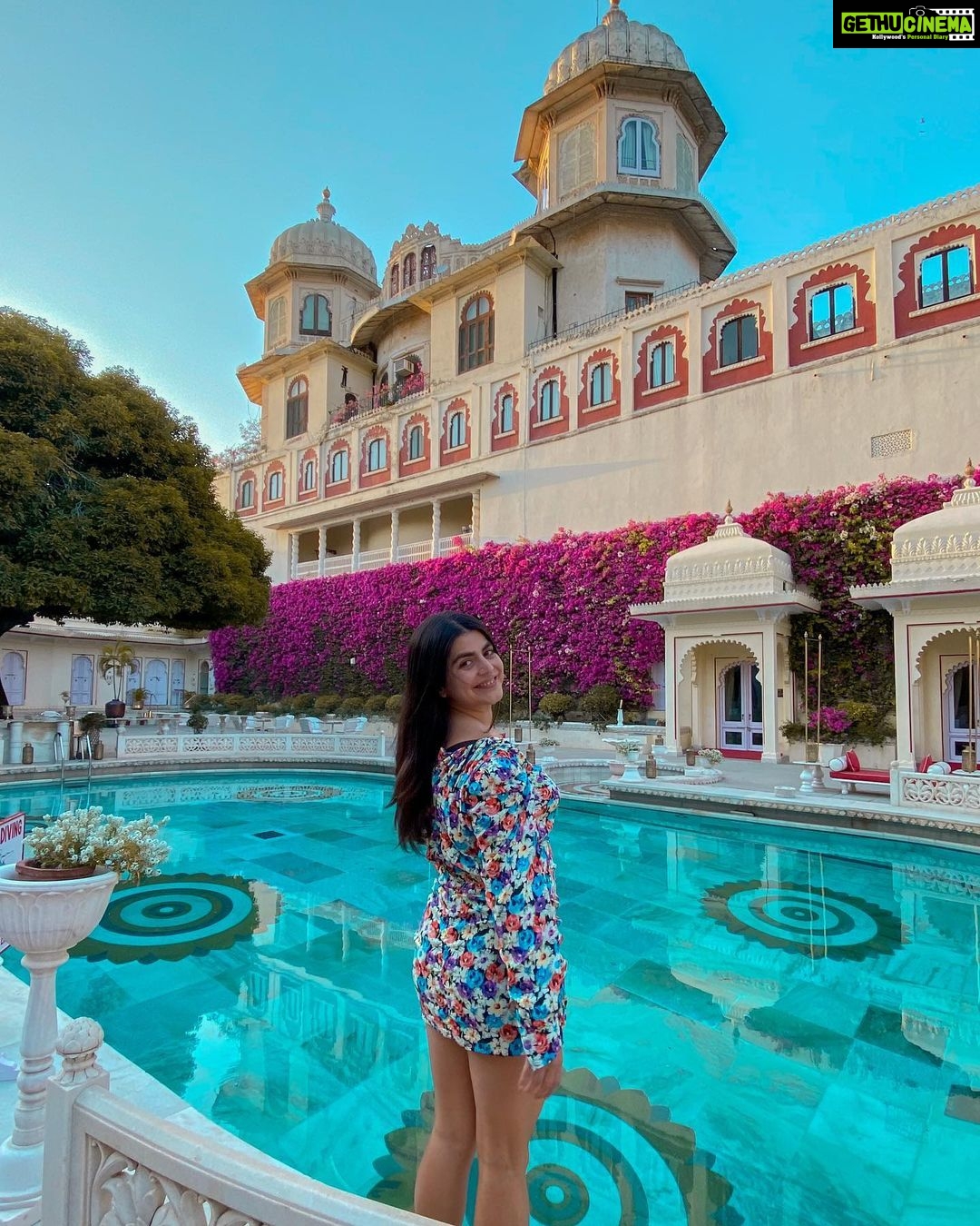 Shenaz Treasurywala Instagram - What are your favourite hotels in India? For me - There's nothing like staying in these Grand Palaces in Rajsthan- modern amenities with an old world charm. This is the pool at the Shiv Nivas Udaipur which is in the City Palace. The Maharana lives here too!!! Should I say hello? ☺️ @shivniwaspalaceudaipur @hrhhotels #traveludaipur #udaipurpalaces #royallife #travelromancesmiles Shiv Niwas Palace - Grand Heritage