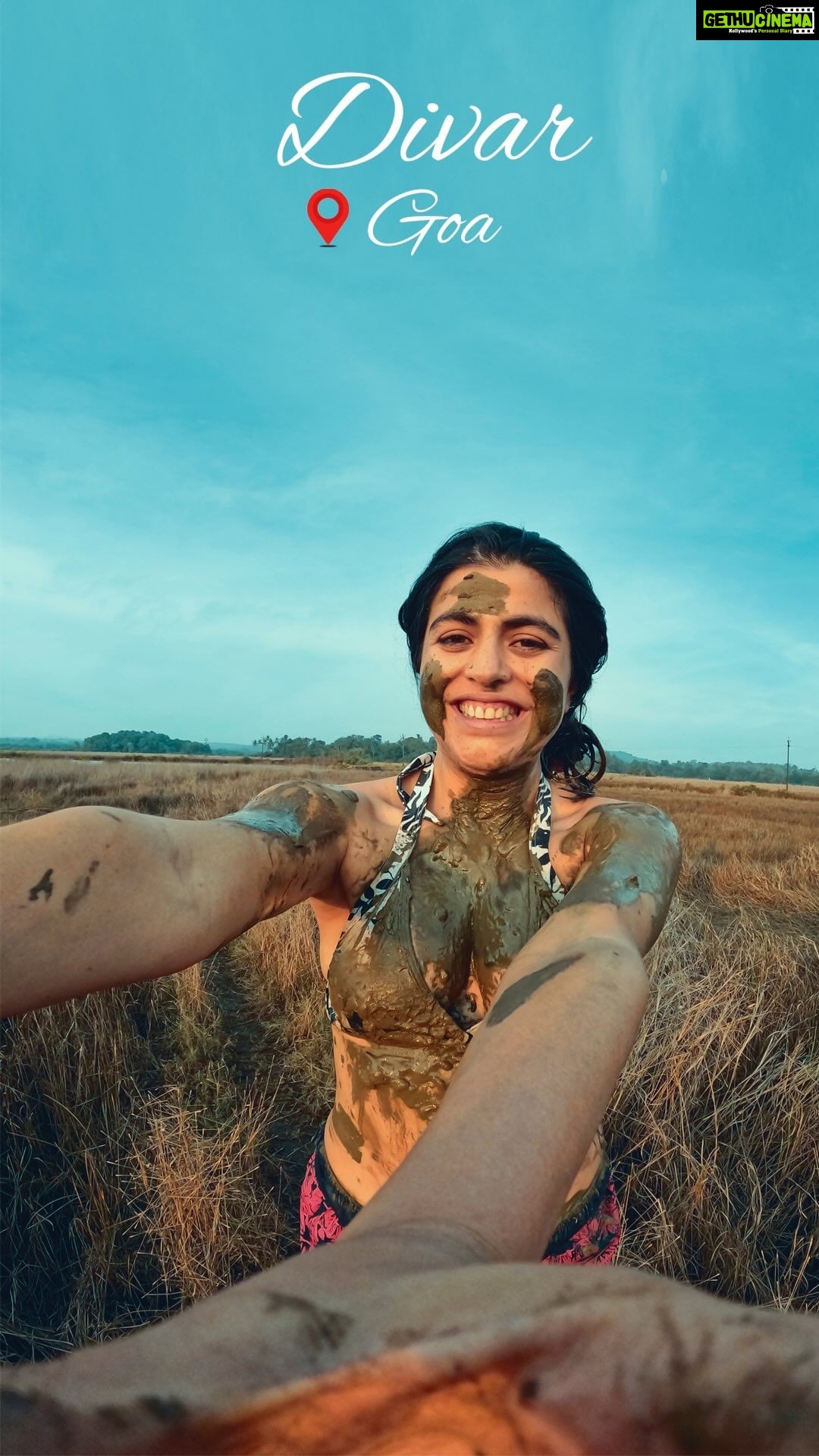 Shenaz Treasurywala Instagram - In all my years of going to Goa I never knew about Divar. So this time i decided to check out the island of Divar that lies in the Mandovi river. Don't miss the clay bath and the feni tasting if you visit. @soul.travelling Thanks for showing me around ❤️ #travelromancesmiles #divargoa #calybath #fenitasting