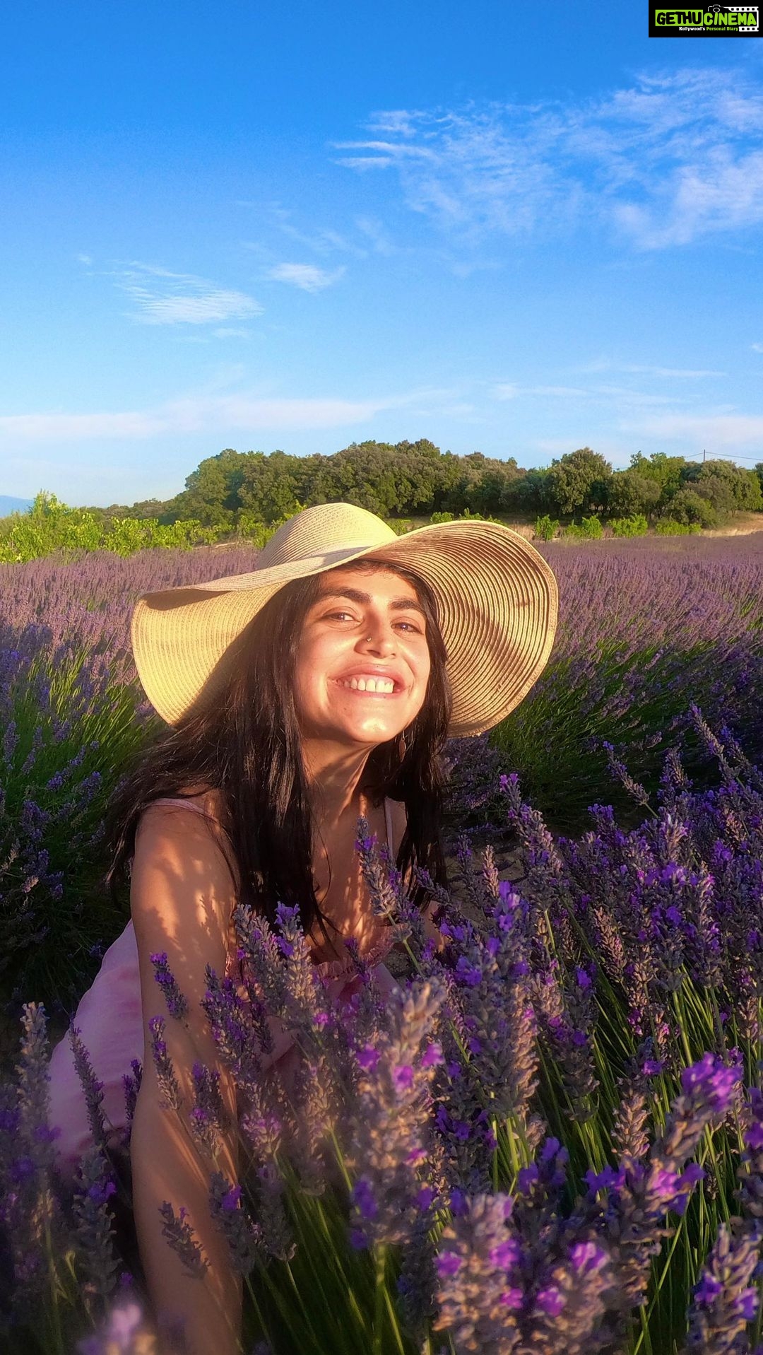Shenaz Treasurywala Instagram - With international travelling opening up, France is definitely the first on my list even though I've spent so much time there already! When you think of France, the first image that pops up in your head must surely be the beautiful Eiffel Tower. As beautiful as it is, there is so much more to France! Here’s a list of my handpicked favourites from many a months spent blissfully in France. Is there a spot I missed? #francebeyondtheeiffel #francetourisme #francediaries #travelromancesmiles