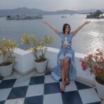 Shenaz Treasurywala Instagram - Udaipur single or Udaipur with a boyfriend/girlfriend? Im not going to lie- In the most romantic city in the world makes me miss a boyfriend 🙂 But then I quickly change my mind 😜 Udaipur with or without a partner is spectacular ❤️🤩 PS the view from this hotel is 😍 Definitely worth a visit #traveludaipur #jagatniwas #travelromancesmiles #udaipurdiaries #ootd @vipulshahbags Jagat Niwas Palace, Udaipur, India