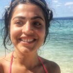 Shenaz Treasurywala Instagram - There's a reason I don't wear makeup 💄 or care about my belly. It's because I cared too much earlier - and I am done caring. In my first film there was so much body shamimg. I was "too fat", my belly apparently ruined the movie according to the director. While the film went on to be the biggest hit- I was in depression- crying everyday - so now I do the opposite. Anyway I feel bellys are meant to be round. We are so mean to our bellys - I want to be good to my belly for a change. I spent my whole life hating my cute little round belly - sometimes it big, sometimes it's small 🥰 I'm going to give it some love! #lovemybelly As for make up - ughhh!!! Sorry make up companies 😉 BUT I think the best make up is sunshine, happiness and joy anyway. ❤️ #bodyshaming #fatshaming #bodypositive #nomakeup Goa, India