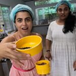 Shenaz Treasurywala Instagram - What brings out the child in you? Chocolate 🍫 turns me into a child again👶🏽. Esp when it's "healthy" chocolate- with coconut sugar🥥 or palm 🌴sugar and no preservatives. 😋 This was at the chocolate factory in auroville - Mason & co 🍫 Even their packaging has no plastic. All their employees are women!! 😃 Please not they are NOT paying me 😅 This is out of my love for healthy food choices and chocolate!!❤️❤️ #chocolatelove #travelwithshenaz #auroville #bringthechildout