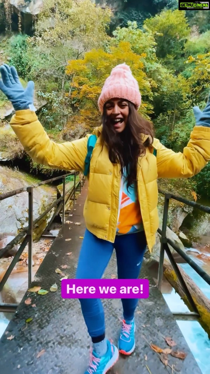 Shenaz Treasurywala Instagram - What good part do you want to skip to? New Year's Eve? Christmas? Or directly to 2022? I want to skip to travathon part 2. Next one will be in Rajasthan!! #travelwithshenaz #goodpart #lookingforwardto #himachaldiaries my outfit @asicsindia