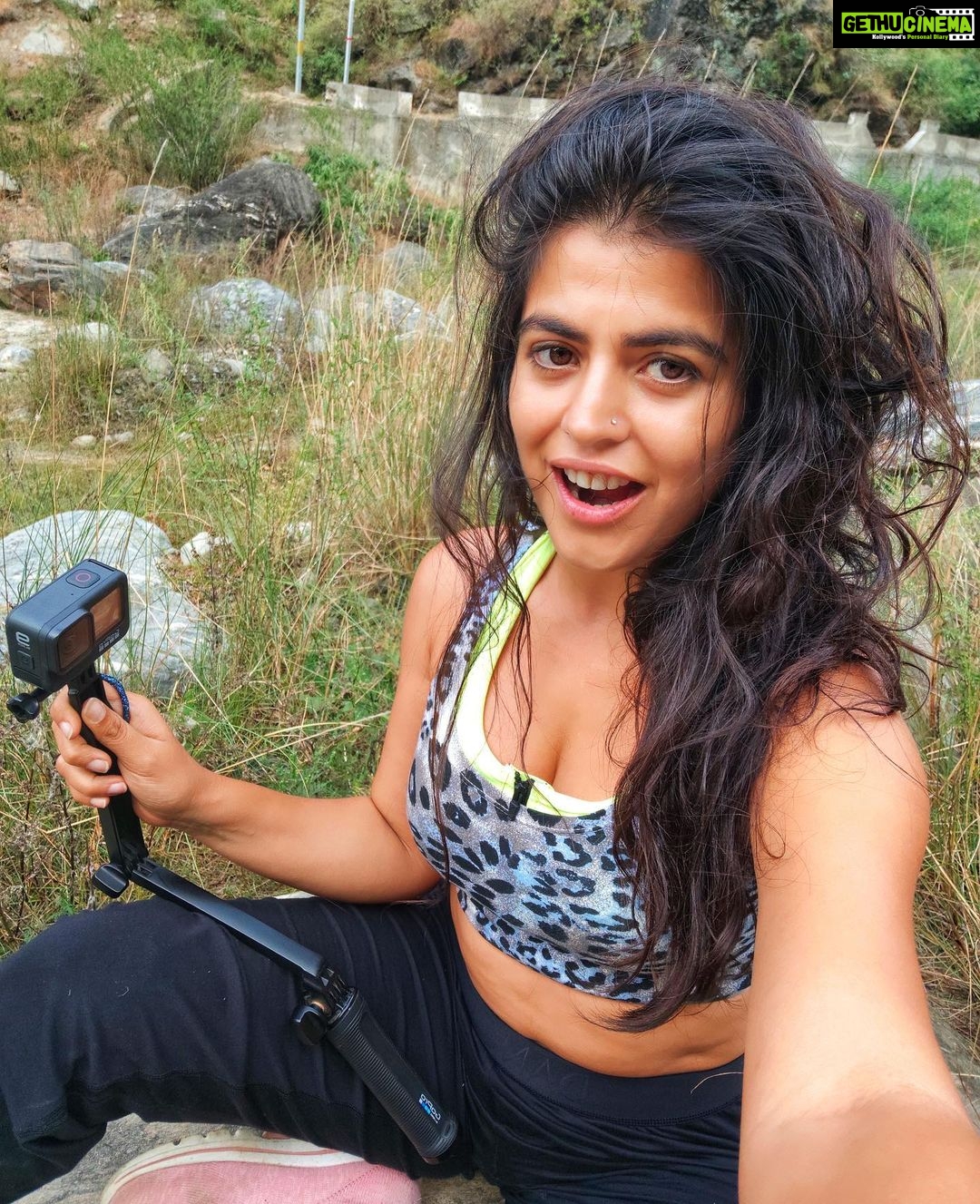 Shenaz Treasurywala Instagram - Ideas do become reality!!! Name an idea that you want to make a reality??? A year ago after lockdown I came to Himachal. When my GoPro got lost during the Triund Trek, we came up with this idea of trail running; after a bunch of people ran up the mountain to help me find my GoPro. This year- I'm back to execute that idea π Travathon starts tomorrow!!! Wish me luck π Ideas do become reality!!!! Just have to go through with them with full belief and determination. @travathonofficial #travelwithshenaz #travathon #dreamproject #dreamwork Tirthan Valley