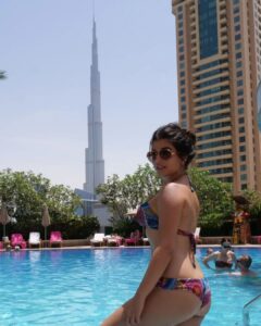 Shenaz Treasurywala Instagram - What keeps you cool in extreme hot climate? 
Pool or Air Conditioning? 
Also please send suggestions - what more do you suggest to cover in Dubai or UAE??

#dubailife #dubaipool #travelwithshenaz #travelromancesmiles