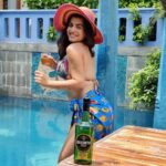 Shenaz Treasurywala Instagram – What is your mood this weekend?  Party time or Chill time? 

You tell me about yours because it’s already a party weekend for me and I am dancing my way into it!!!

Having a ball time with this extraordinary #collaboration with @oaksmithgoldindia

Experiencing this rare example of a truly global blend. Oaksmith®️ brings Aged Scotch Malt whiskies, all the way from highlands of Scotland, with its natural tones of honeyed sweetness, and Bourbon from The United States, blended together with the finest Japanese Craftmanship. 

What is making you dance this weekend? Tell me in the comments!

#OaksmithGold #OakmsithGoldIndia #RareJapaneseCraft 
#ad
 
-Drink Responsibly 
-The content is for people above 25 years of age only