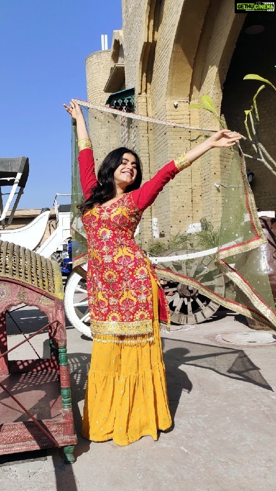 Shenaz Treasurywala Instagram - Name the things you love about your india? India - what a country!!! I could travel my beautiful country my whole life and still not see everything or taste everything. These are some of the places I've visited in the past one year. This is #myindia. Show me yours with a remix or tell me your about your favourite places in the comments ❤️ #myindia #reelkarofeelkaro #travelwithshenaz #reelitfeelit #incredibleindia