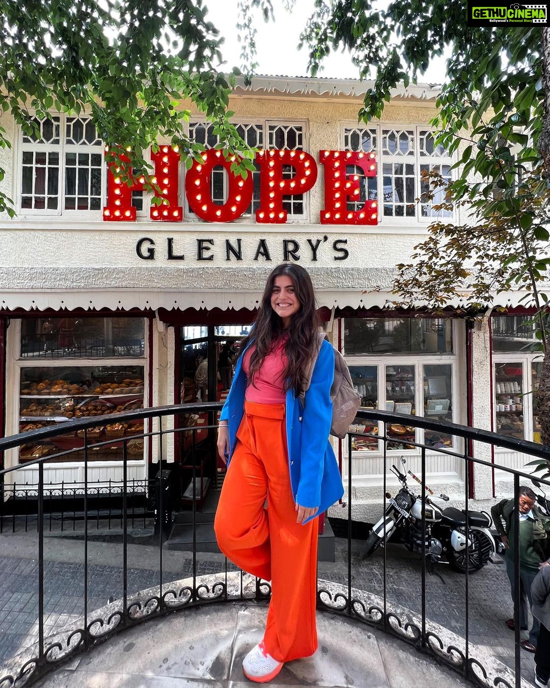Shenaz Treasurywala Instagram - Cool weather, the smell of tea and the view of the mountains! Here’s a photo dump of my past 2 days. The UNESCO World Heritage Joy Ride on the Toy Train 🚂 was the highlight of my trip. If you’re looking for peace and endless tea gardens, my suggestion is Kurseong! #northeastindia #darjeeling #unesco #unescoworldheritage #incredibleindia #g20 Darjeeling