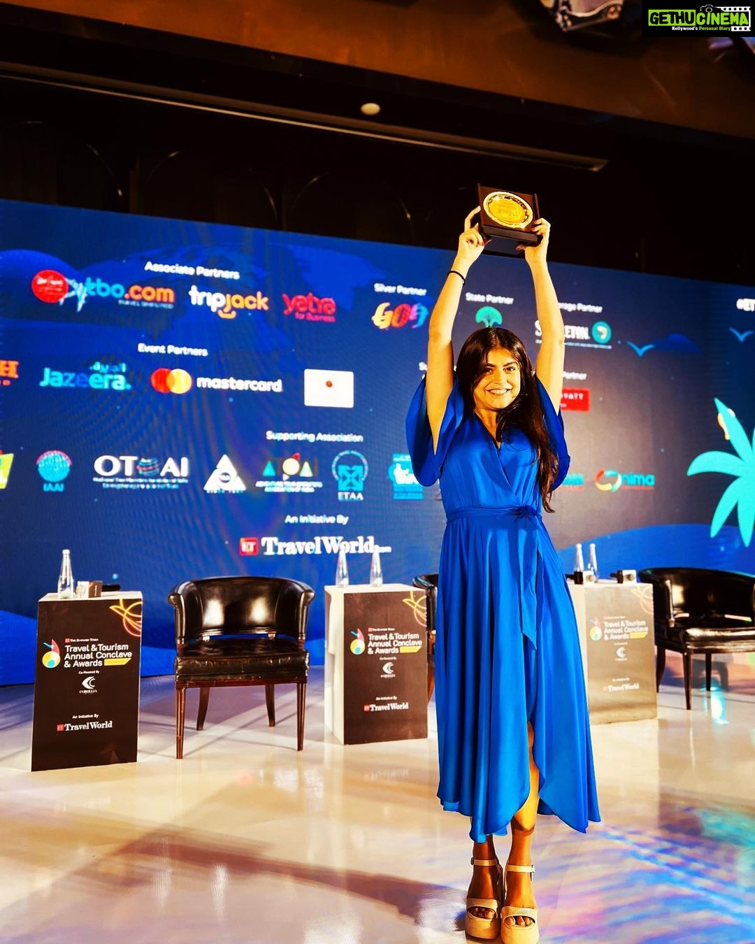 Shenaz Treasurywala Instagram - Monday Motivation: Thrilled to be honoured by The Economic Times for the Second Time at their Travel Awards🥇 To think that 5 years ago I was completely broke and had no idea what to do with my life. I didn’t even know how I would earn a living! While most people put down Instagram, I am going to say something crazy - Instagram Saved My Life ❤️🙏🏾🙏🏾🙏🏾🙏🏾 and gave me a whole new career! But it’s not just Instagram , it’s you - who have been supporting me and my journey. I am so grateful to you. Thank you!!! ❤️🍷 I never take it for granted. Even for a day because I know what it’s like to lose it all! But thanks to you, I managed to build it all again. Thank youuuuuu YOU! Thank you Instagram! And thank you @the_economic_times and @ettravelworld for honouring me and motivating me! I am so excited to wake up every morning and get on the job :))) thank youuuuu!!!!! And thanks @forevernew_india for the beautiful blue dress ;)