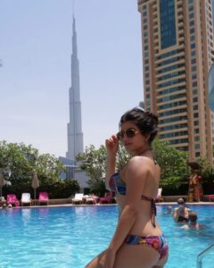 Shenaz Treasurywala Instagram - What keeps you cool in extreme hot climate? 
Pool or Air Conditioning? 
Also please send suggestions - what more do you suggest to cover in Dubai or UAE??

#dubailife #dubaipool #travelwithshenaz #travelromancesmiles