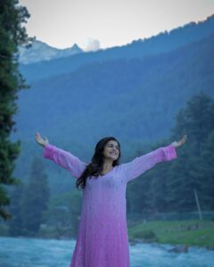 Shenaz Treasurywala Instagram - Suggestions pleaseee. I'm in Kashmir, tell me where to go, what to do. 
Have you been here? Do you wish to come here in this lifetime? I suggest you do!!

I always wondered if Kashmir was over rated. But let me tell you Kashmir is Under Rated!!!

I'm in Pahalgam at the moment and I feel it can't get more beautiful ❤️ 

And for those asking me if it's safe? Yes I feel very safe here. 

also - more than the natural beauty -The people are the sweetest and the most hospitable I've met anywhere.

#kashmir #kashmirdairies #travelwithshenaz  #incredibleindia

@welcomhotelpinenpeak @_wandererrrrr  @tourismoutlook @farazbanday