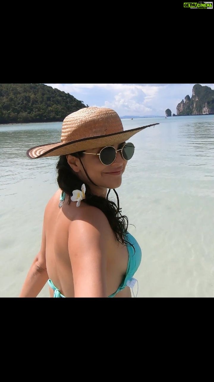 Shenaz Treasurywala Instagram - Good Morning! Name one thing that Travel taught you?? How has travel taught you to LIVE VICTORIOUSLY? Best replies in my stories ❤️ My biggest lesson is that I am so small and the world is so big. Traveling taught me how to be humble. What did you learn from traveling? I feel we need to experience everything this world has to offer and live each day victoriously #GreyGooseLife #livevictoriously