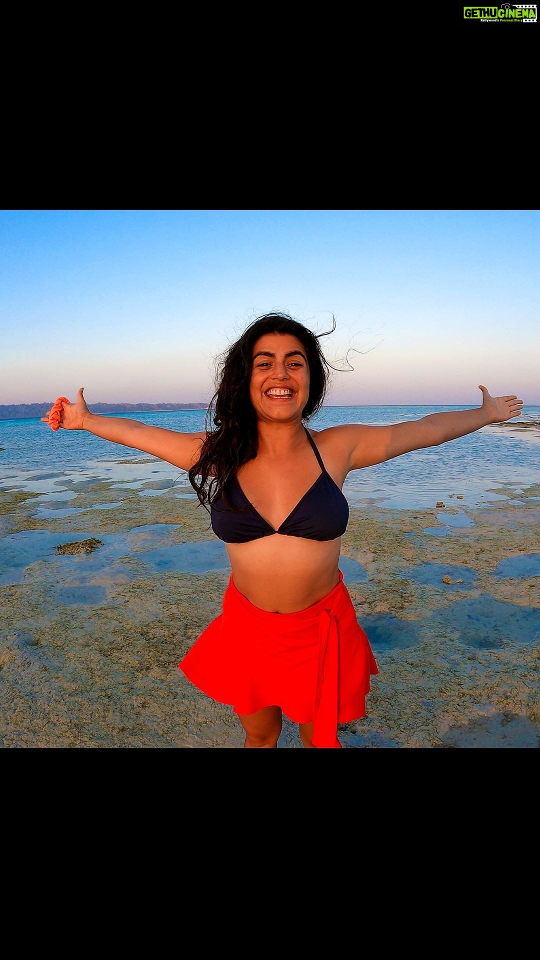 Shenaz Treasurywala Instagram - Let's discuss!!! Do you think the colour of the water at Juhu Beach was always Gray? Nope! My mom says she used to go for picnics there as a child and the water was blue. This is Kalapathar Beach known for the stunning GREEN & BLUE COLOURED WATER. Let's keep it this way!! ❤️ #kalapathar #kalapatharbeach #andamanbeach #andamanislands #andaman #incredibleindia #travelwithshenaz #travelhotelsmiles #goproindia @goproindia