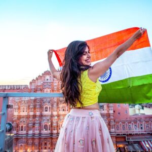 Shenaz Treasurywala Instagram - What do you love about your country? 

I've been traveling all over India since lockdown ended! And all I can say is India is truly incredible beauty and landscape. Our culture is rich. Our people are warm! Happy republic day!!!

 #republicday🇮🇳 #2020 #72ndrepublicday🇮🇳 #january26 
#travelwithshenaz #travelhotelsmiles

@that_dslr_guy_  @mr_camerawala @ridhivijay_photography thanks for meeting me in jaipur and taking these pics w me 

@yeh_lehenga_nahi_mehenga  thanks for the outfit