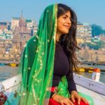 Shenaz Treasurywala Instagram - PS thanks again for all your great suggestions esp the HEATTECH suggestion from @uniqloin . I made this whole video from your recommendations. You are my travel guides now ❤️ #UniqloIndia #HEATTECH @brijramapalace #brijramapalace #darbhangaghat #darbhangaghatatvaranasi #varanasi #travelwithshenaz #travelhotelsmiles #GoPro #goproindia @goproindia #shenazgopro