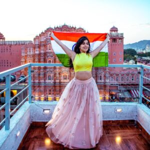 Shenaz Treasurywala Instagram - What do you love about your country? 

I've been traveling all over India since lockdown ended! And all I can say is India is truly incredible beauty and landscape. Our culture is rich. Our people are warm! Happy republic day!!!

 #republicday🇮🇳 #2020 #72ndrepublicday🇮🇳 #january26 
#travelwithshenaz #travelhotelsmiles

@that_dslr_guy_  @mr_camerawala @ridhivijay_photography thanks for meeting me in jaipur and taking these pics w me 

@yeh_lehenga_nahi_mehenga  thanks for the outfit
