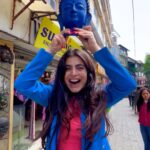 Shenaz Treasurywala Instagram - Leave a ❤️ if you traveled with me virtually for 30 seconds :)) Save this Itinary for Darjeeling to Siliguri! 1. Iskon Temple if you’re a Hare Krishna Devotee 2. Makaibari Tea Gardens in Kurseong 3. A joy ride on the Toy Train Don’t miss the Batasia loop 4. Try food in Darjeeling that you won’t get anywhere ( check reel for ideas ) 5. Pose for pics outside the famous Glenary’s 6. Souvenir and Handicraft shopping on Mall Road I suggest stay in Kurseong if you like peace and quiet❤️ And if you’re into the buzz, then stay in Darjeeling! #incredibleindia #northeastindia #northeast #g20 #darjeeling