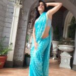 Shenaz Treasurywala Instagram - Nothing like us Desi Girls, right? ;) Happy Diwali from Dalhousie! Shot on my Vivo V20 @vivo_india This phone is so user friendly and charges as fast as I got into the saree ;) This saree was so jagaad. From the Dalhousie Market with my tights and sports bra. We desi girls are so jugaad. Thought I'd be home by Diwali but can't stop traveling ❤️ Location: @elgin_hall #happydiwali #reelitfeelit #mygreatindianroadtrip