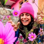 Shenaz Treasurywala Instagram - 5 ways to describe tosh Stunning views techno music space cakes good base for kheerganga and young crowd Vlogging just got delightfully vivid! With the #vivoV20 I could capture the lush valleys in high definition detail! Its 4K Selfie Video helped me capture the serene Himachal, in rich colour and depth with startling ease. Check out this video and come on this journey with me. #DelightEveryMoment. @vivo_india The daily wagers in travel (tour guides, drivers, porters, etc) are helpless because they are usually not on salaries - they do work to make money StandWithTravel is a crowdfunding initiative where contribution made by travellers who care will reach these daily wagers to give them cash to survive today And they are more than happy to host the contributors in the future for trips with them. Support today - Your payment goes to a local travel business in a region of your choice. This cash will help them survive and support the local drivers, guides, porters, etc. Travel tomorrow - Redeem your contribution in the future and travel with the same small business you Supported. This has unlimited validity, so travel when you feel safe. LINK IN BIO to book tosh - @workcations.in @wander.on