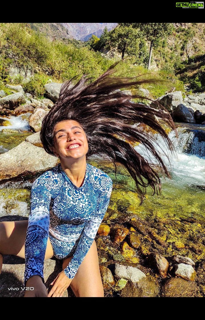 Shenaz Treasurywala Instagram - Pics shot on Vivo V20 Auto eye focus #vivoV20 @vivo_india #delighteverymoment location of homestay @kudratboutiquehomestay about the Vivo camera since you ask me to mention how I shoot -The 44MP main front camera with AF can focus sharply from 15cm, and zoom out to infinity. Whether you are shooting up close, with the help of a selfie stick, or from even greater distances, unrivalled focus and clarity await. The Ultra HD 44MP main front camera captures detail so intricate, it can withstand even extreme zooming. The daily wagers in travel (tour guides, drivers, porters, etc) are helpless because they are usually not on salaries - they do work to make money StandWithTravel is a crowdfunding initiative where contribution made by travellers who care will reach these daily wagers to give them cash to survive today And they are more than happy to host the contributors in the future for trips with them. Support today - Your payment goes to a local travel business in a region of your choice. This cash will help them survive and support the local drivers, guides, porters, etc. Travel tomorrow - Redeem your contribution in the future and travel with the same small business you Supported. This has unlimited validity, so travel when you feel safe. LINK IN BIO