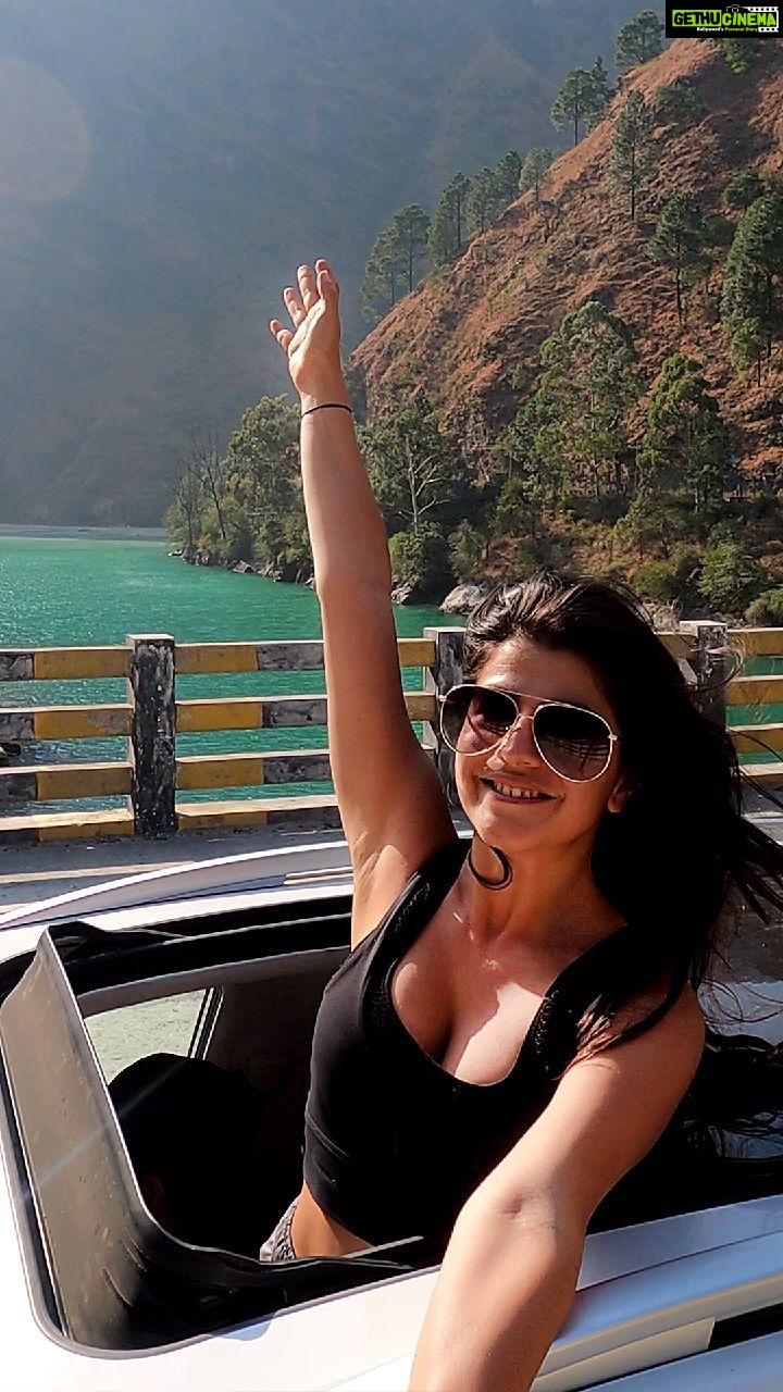 Shenaz Treasurywala Instagram - What's your favorite state in India to travel? Thanks to 2020 for making me discover my own country. #mygreatindianroad trip continues across Himachal . This is Tirthan valley. Everything about Tirthan valley is just picture perfect We stumbled across this stunning green lake in Tirthan valley on our way to Kasol Shot on Vivo V20 4K Selfie Video #vivoV20 @vivo_india #delighteverymoment The daily wagers in travel (tour guides, drivers, porters, etc) are helpless because they are usually not on salaries - they do work to make money StandWithTravel is a crowdfunding initiative where contribution made by travellers who care will reach these daily wagers to give them cash to survive today And they are more than happy to host the contributors in the future for trips with them. Support today - Your payment goes to a local travel business in a region of your choice. This cash will help them survive and support the local drivers, guides, porters, etc. Travel tomorrow - Redeem your contribution in the future and travel with the same small business you Supported. This has unlimited validity, so travel when you feel safe. LINK IN BIO