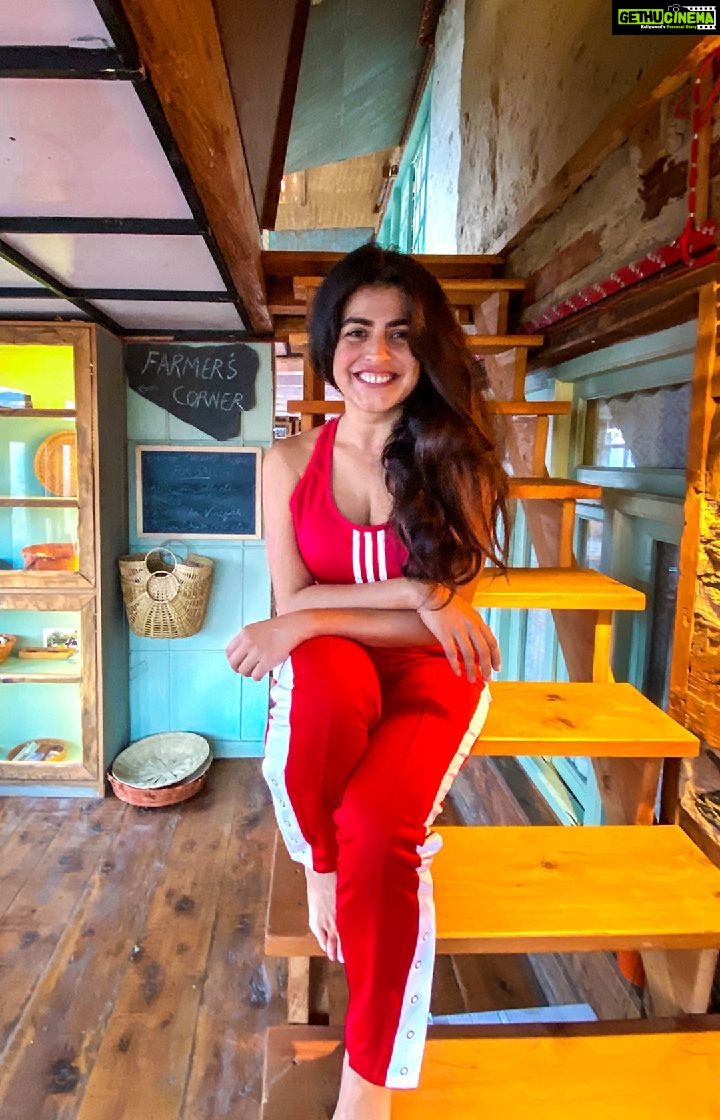 Shenaz Treasurywala Instagram - I highly recommend this place @meenabaghhomes Shot on Vivo V20 #vivoV20 44 MP Eye Autofocus Selfie: @vivo_india #delighteverymoment #mygreatindianroadtrip The daily wagers in travel (tour guides, drivers, porters, etc) are helpless because they are usually not on salaries - they do work to make money StandWithTravel is a crowdfunding initiative where contribution made by travellers who care will reach these daily wagers to give them cash to survive today And they are more than happy to host the contributors in the future for trips with them. Support today - Your payment goes to a local travel business in a region of your choice. This cash will help them survive and support the local drivers, guides, porters, etc. Travel tomorrow - Redeem your contribution in the future and travel with the same small business you Supported. This has unlimited validity, so travel when you feel safe. LINK IN BIO