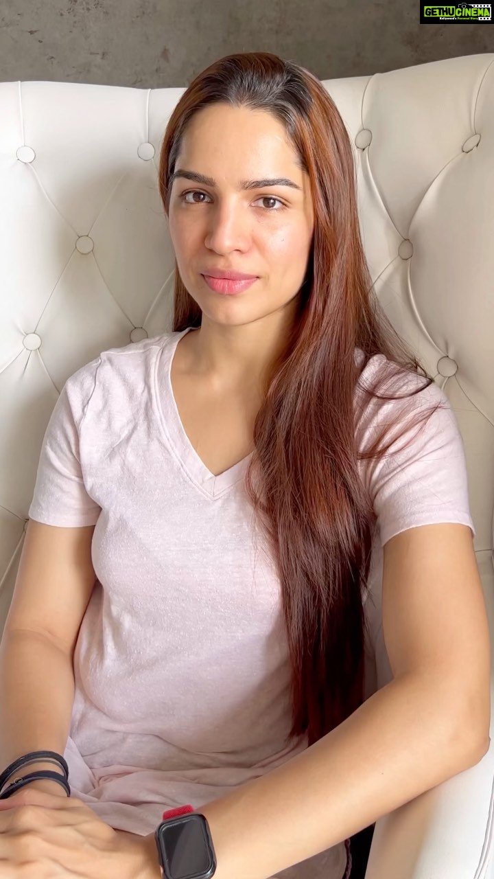 Shikha Singh Instagram - It can really get confusing which baby products to choose from!! That is why I took the pH 5.5 test myself to choose the safest best for my baby! After all, seeing is believing! Sebamed @sebamedindia is dermatologically tested & European certified product range for baby’s delicate skin. It is made from completely safe botanical ingredients. #HandsOnMom #SebamedHandsOnMoms #SafeBabyProducts #SebamedIndia #BabySebamed #BabySkinCare #PerfectpH5point5 #ProofOfpH5point5 #NewBornSkinCare Link : https://amzn.to/3PW4XrT