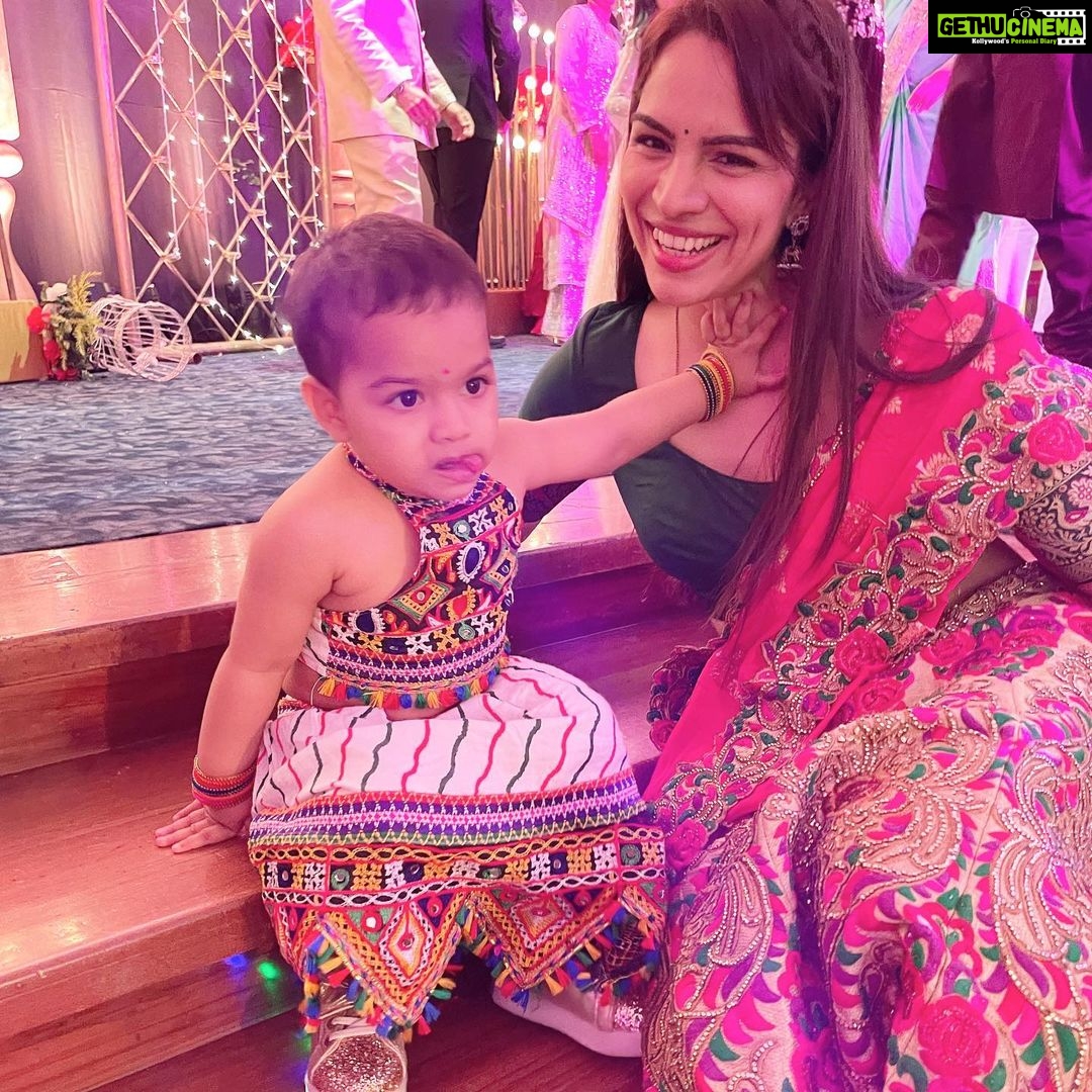 Shikha Singh Instagram - While I wanted pictures, she just wanted to dance dance dance π #kakaswedding #wedding #trending #trend #instagood #instagram #insta #instamood #instalike #instalove #photography #photo #photooftheday #baby #girl #babygirl #babystyle #mom #mommy #motherlove #motherdaughter #mommymakeover #mommyhood #actress #actorslife #actor #actorlife #godisgood #bekind #god