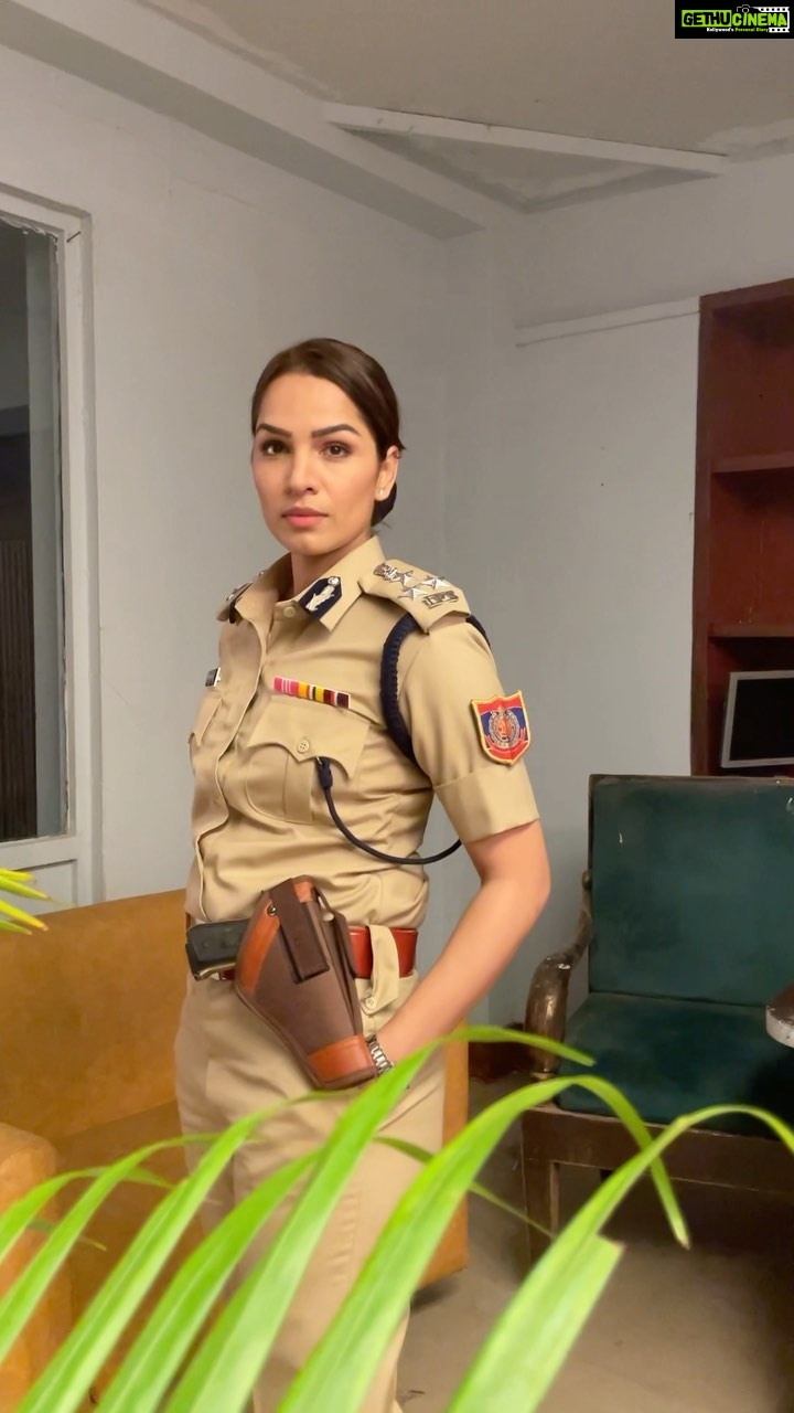 Shikha Singh Instagram - Well I always wanted to become an IPS officer in real life, but loving every bit of this officer in reel life ⭐️ 📸 @saurabhchavanofficial #reels #reel #reelitfeelit #reelsinstagram #reelsvideo #reelkarofeelkaro #reelvideo #reelindia #trendingreels #trending #trend #instagood #instagram #insta #instamood #instalike #instalove #police #policeofficer #colors #naagin6 #naagin #uniform #shooting #shoot #shootingday #actress #actorslife #actor #actorlife
