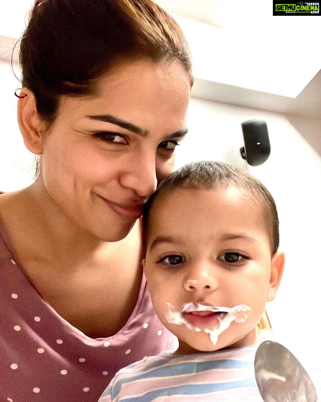 Shikha Singh Instagram - Oh this cuteness ❤️ #love #mylove #cute #cutebaby #babygirl #baby #babiesofinstagram #babies #trending #trend #instagood #instagram #insta #instamood #instalike #instalove #photography #photo #photooftheday #baby #girl #babygirl #babystyle #mom #mommy #motherlove #motherdaughter #mommymakeover #mommyhood