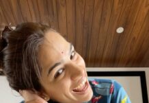 Shikha Singh Instagram - International calls - High Roaming Charges- High Cutie Alert 🚨 📞 ☎️ #baby #girl #babygirl #babiesofinstagram #cute #cutebaby #mom #mommy #mommydaughter #motherlove #mother #motherdaughter #motherhood #instagood #insta #instagram #instareels #trending #reels #reelitfeelit #reelsinstagram #reelsvideo #reelkarofeelkaro #reelsviral #reelsindia #telephone #mobile #photography