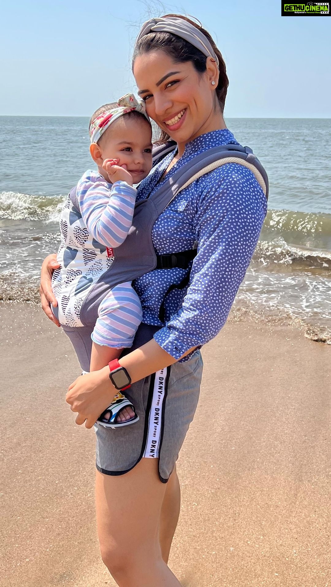 Shikha Singh Instagram - Just like us, even Alayna loves to step out & we are trying our level best to show Alayna the real world by taking her to all these amazing places. We totally enjoyed this “Babies Day Out” & highly recommend everyone with babies to take their babies outside safely as it really helps their developmental growth by observing so many natural elements & creating lifelong memories. We are sharing our experience & some products which you can buy for your babies as I can totally relate to the anxiety of any mommy for their baby stepping out. Stay safe & keep exploring with your little ones. You can order these products either directly on the website of @luvlap.in or from the links below : 1. Luvlap Adore Baby Carrier with 3 carry positions, for 6 to 24 months baby, Max weight Up to 18 Kgs (Grey) https://www.amazon.in/dp/B08RNDKW2Y/ref=cm_sw_r_cp_api_glt_i_Q465N868MMDT3S9DMEK3 2. LuvLap Moisturising Wipes with Aloe Vera (72 Wipes/Pack, Pack of 3) & LuvLap Paraben Free Baby Wipes with Jojoba Oil (72 Wipes/Pack, Pack of 3) https://www.amazon.in/dp/B08S96MLRS/ref=cm_sw_r_cp_api_glt_i_BDGYQ0QC0TKDQT1VGSAR 3. LuvLap Sports Convertible Car Seat for Baby & Kids, Rearward Facing Baby car seat (0m - 2yr) & Forward Facing (2-4yr), New Born to 4 Years, Upto 36 Kgs, European Safety Standard Certified (Black) https://www.amazon.in/dp/B01MAWPL3Q/ref=cm_sw_r_cp_api_glt_i_DV34Z2JQEZB3FAZNY3AG 4. LuvLap Tiny Giffy Sipper for Infant/Toddler 300ml, Anti-Spill Sippy Cup with Soft Silicone Straw BPA Free, 18m+ (Green) https://www.amazon.in/dp/B082KPCPTP/ref=cm_sw_r_cp_api_glt_i_AQ9D8GZ67XVF15XWNRZK Go get yours ✅👍✨ #babycare #motherhood #momsofinstagram #baby #babyessentials #luvlap #babyproducts #parenting #toddler #babiesofinstagram #babygift #babygirl #momlife #babies #babyproduct #babyaccessories #cutebaby #family #mom #momvlogger #beach #luvlapbaby #luvlapproducts #luvlapindia #luvlapbabyproducts #ad