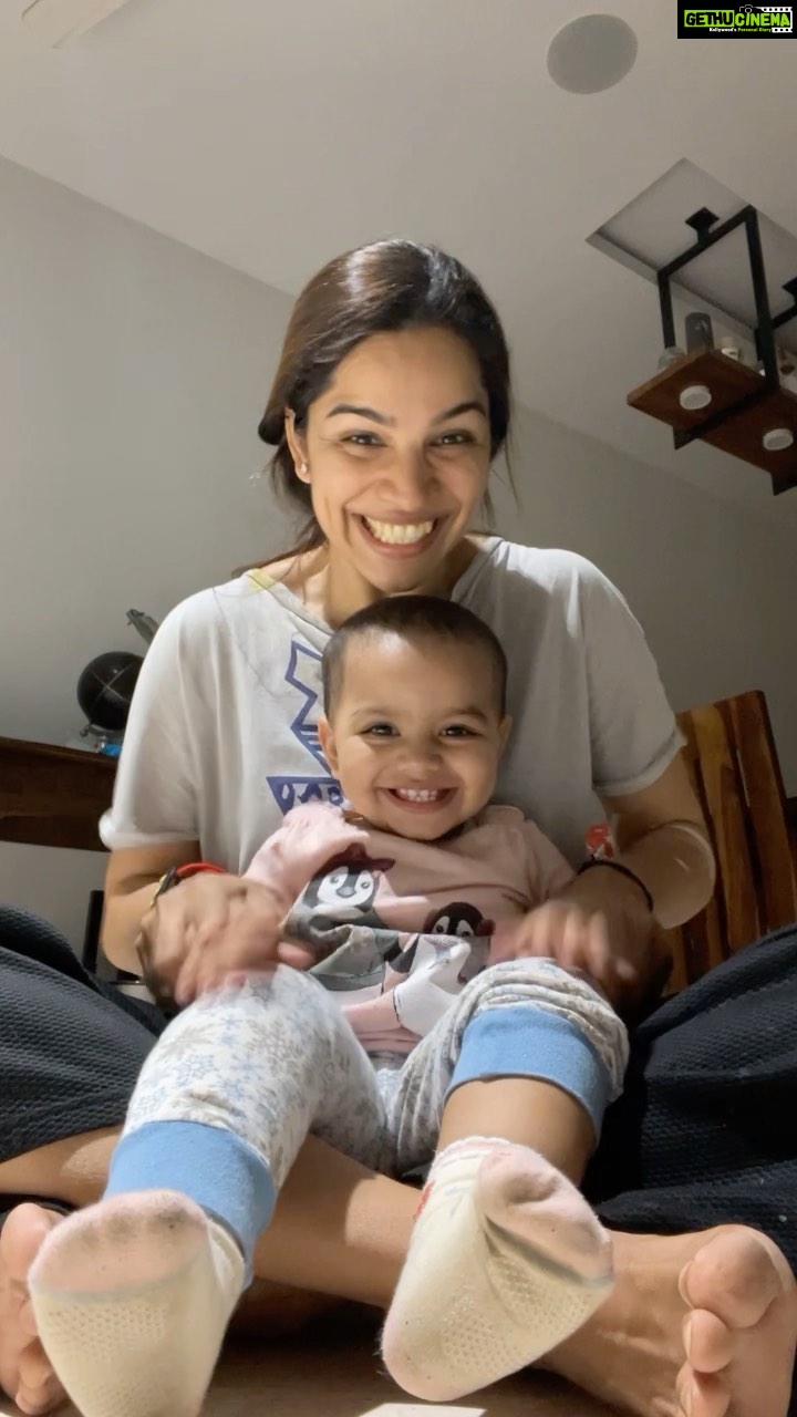 Shikha Singh Instagram - Music always makes us feel better 🥰 #instagood #music #musician #instagram #reels #reelsinstagram #reelitfeelit #reel #reelsvideo #reelkarofeelkaro #shikhasingh #trending #trendingreels #trendingnow #trendingsongs #mom #momsofinstagram #mommylife #baby #babygirl #mother #motherdaughter #cute #cutebaby #naughty