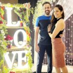 Shikha Singh Instagram - Some love from our love last night ❤️ #valentine #valentineday #valentines #couplegoals #couples #us #boyfriend #lover #husband #grateful #lucky #blessed #thankyou