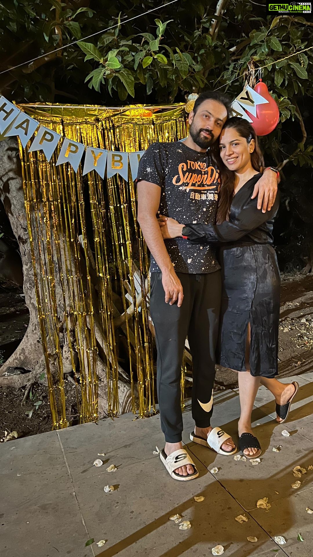 Shikha Singh Instagram - My world 🌎 ❤️ Thank you God ! #loveisallyouneed #birthday #instagood #instagram #insta #instamood #reels #reelsinstagram #reelitfeelit #instareels #family #us #vacation #nature #water #poolparty #waterbaby #dog #dogsofinstagram #grateful