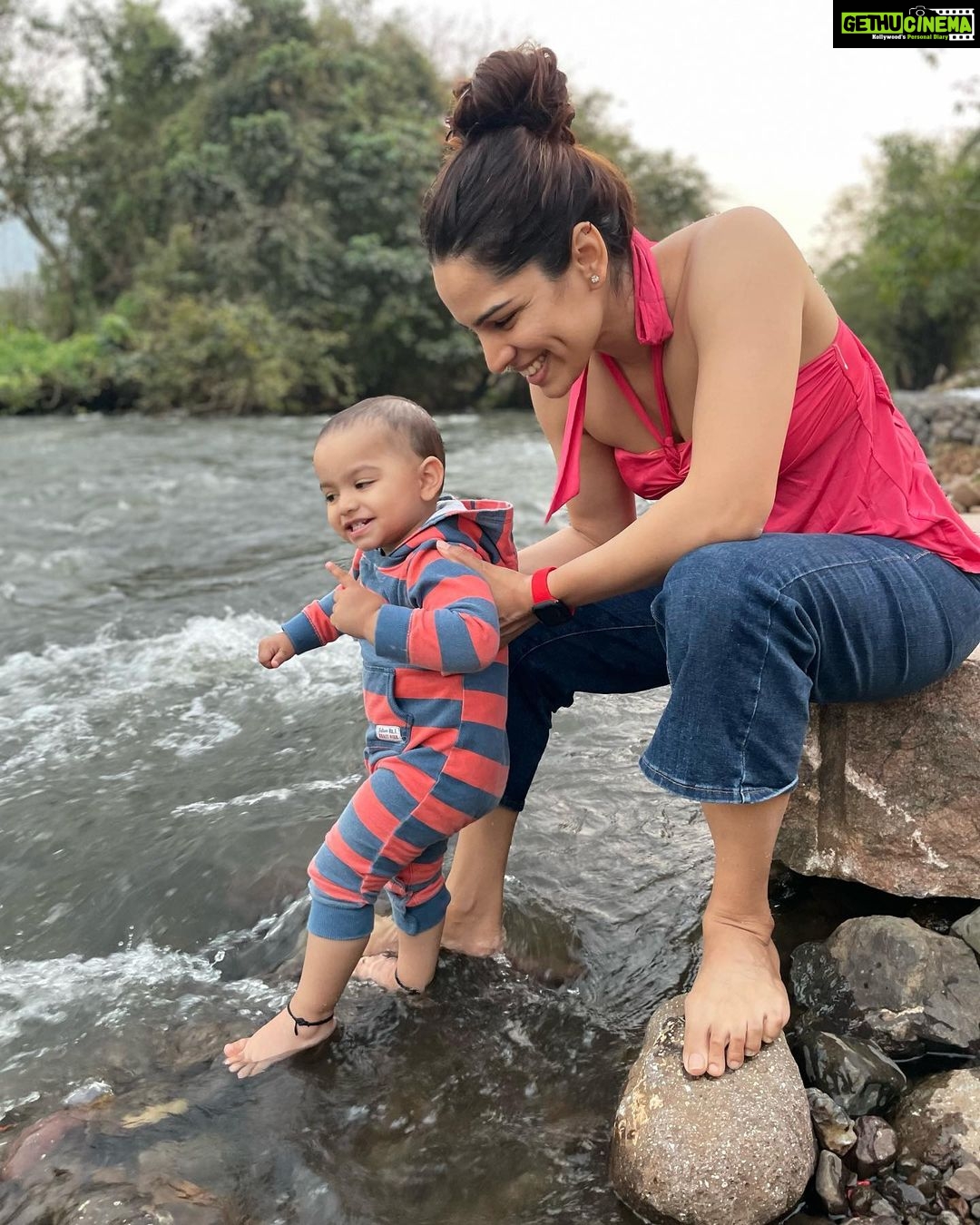 Shikha Singh Instagram - Everything changed when u & Goku came in our lives. My birthday is all about making memories with you & Goku & I look forward to that henceforth. Making memories & celebrating birthdays in a whole new manner! #birthday #baby #girl #family #cute #river #water #waterfall #waterbaby #love #gratitude #blessed #nature #naturephotography #photography #instagram #instagood #instamood #insta