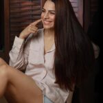 Shikha Singh Instagram - Happy Sunday! #live #laugh #love #onelife #godiskind #thankful