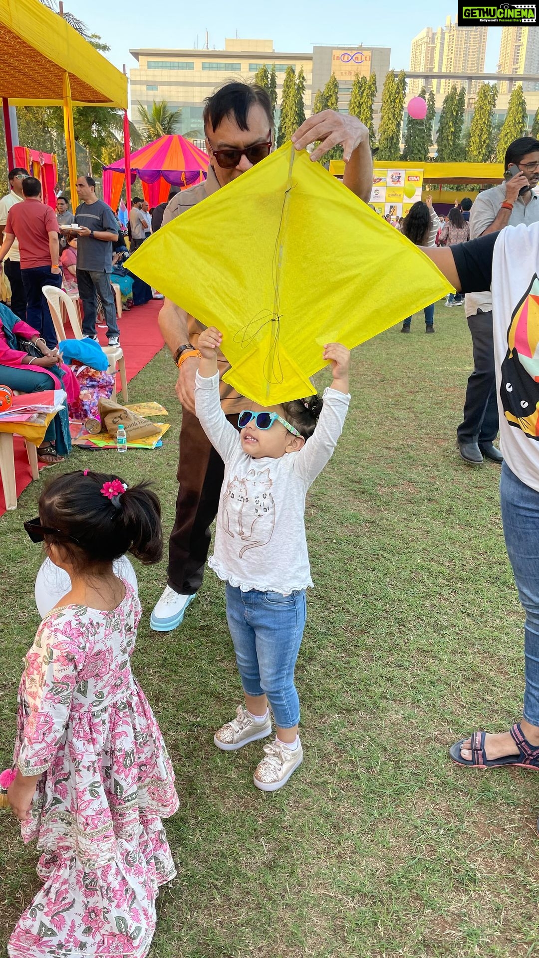 Shikha Singh Instagram - Happy Makar sakranti & Happy Lohri to all of you from all of us ! #festival #fest #indian #indianfestival #lohri #makarsankranti #2023 #family #friends #instagram #insta #reel #reels #reelsinstagram #video #celebration #together #us #love #live #laugh #childhood #childhoodmemories #children #girl #babygirl #babiesofinstagram #girls