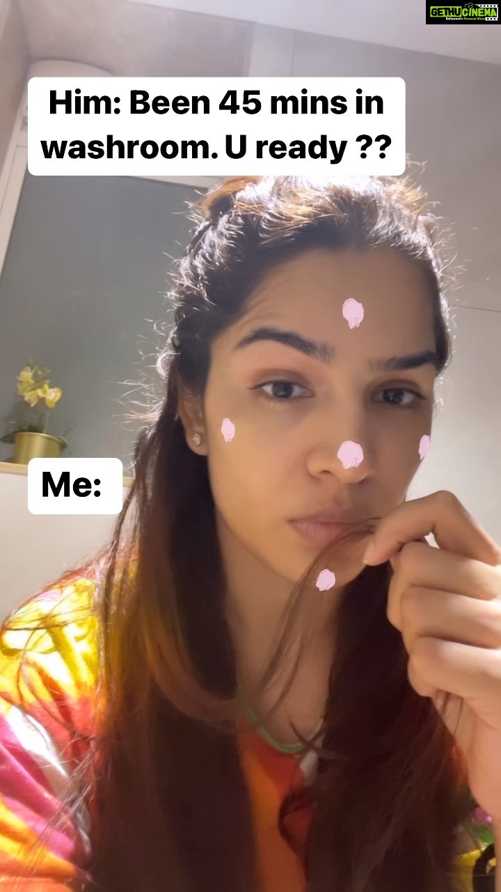 Shikha Singh Instagram - I think this is every couples story. Once u start getting ready there’s no track of time till that reminder comes - HOW LONGGG??? What’s your story ?? #reality #facts #fashion #makeup #actor #actress #celebrity #reel #reels #reelit #reelitfeelit #iamgorgeous #time #party #partytime #trending #trendingreels #trendingnow #partymakeup #fun #funny #girl #girls #love #live #laugh #thankyou