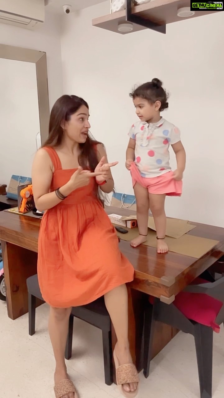 Shikha Singh Instagram - Some fun & lots of masti cos there’s squirrel in her pants 🤪 #fun #funny #funnyvideos #funnyreels #funtimes #reel #reels #trending #trendingreels #reelit #reelitfeelit #reelkarofeelkaro #video #baby #babygirl #babiesofinstagram #family #love #laughter #live #memories #makememories #familytime