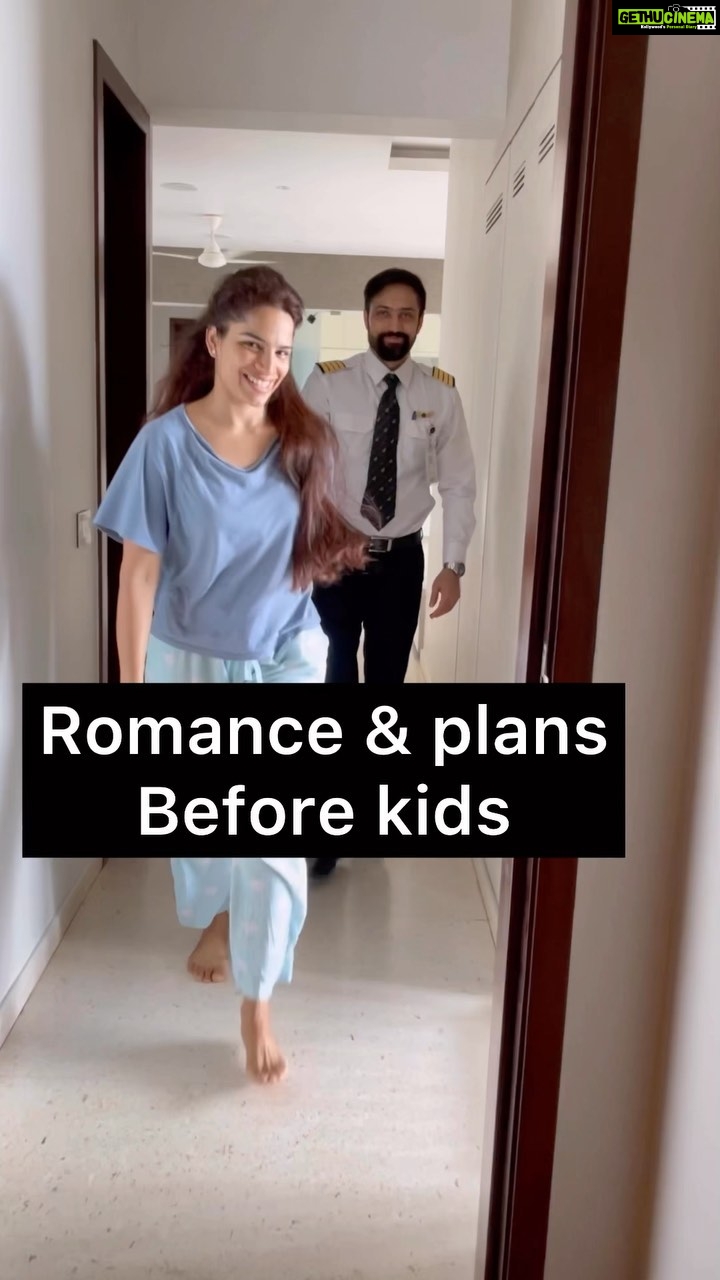 Shikha Singh Instagram - Kundi lagalo saiyaan tumahre ko jannat dikhati hoon!! GONE WRONG 😬🤪 When he comes back from a flight and you have some romantic plans but once you have kids all your plans goes outside the window & this is what happens!! WHO ALL CAN RELATE?? Before kids & After kids romance & plans change & how! But loving every moment of this too ❤️ #wife #husbandandwife #husband #pilot #love #us #partner #partnerincrime #lover #baby #babygirl #babiesofinstagram #girl #blessed #trending #reels #reelitfeelit #reelkarofeelkaro #instagram #insta #uniform #universe #grateful #song #songs #fun #funny #funnyreels #funnymemes